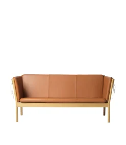 Erik Ole Jørgensen J149 - 3 pers. sofa - Eg - Cognac læder- 3 Personers Sofa