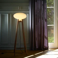 Philip Bro & Dögg Gudmundsdottir U5 Hiti - Gulvlampe - Eg - Opalt glas- Gulvlamper